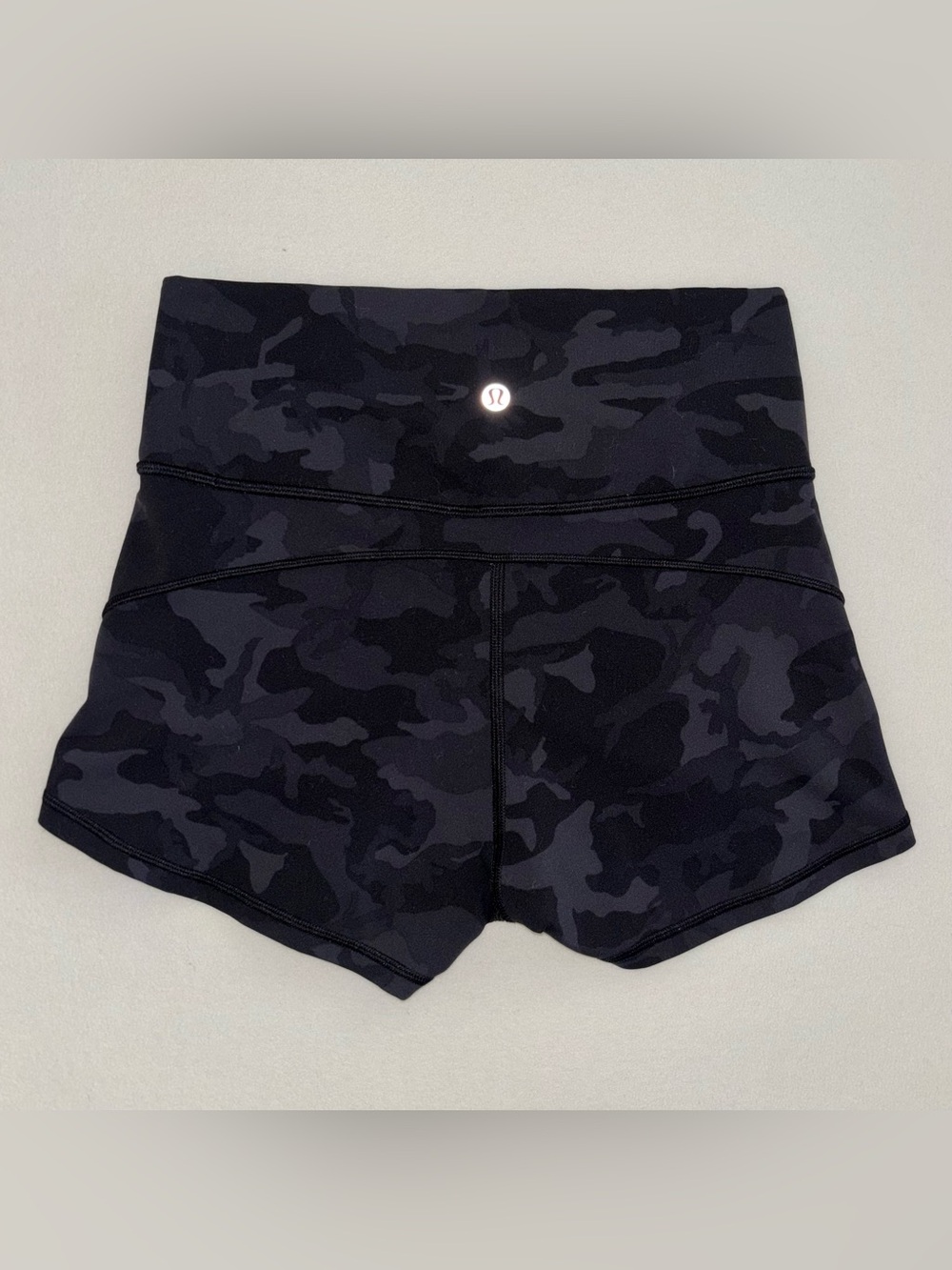 lululemon Camo High Rise Shorts Size 6 Black Gray Athletic Yoga